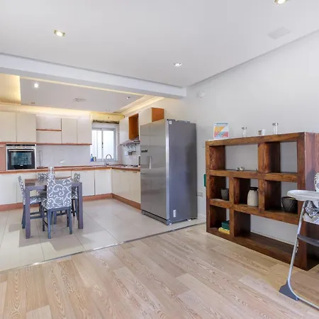 Lägenhet Seafront Apartment-hosted By Sweetstay