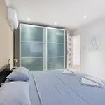 Seafront Apartment-hosted By Sweetstay Apartment