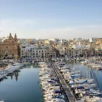 Seafront Apartment-hosted By Sweetstay * Pieta