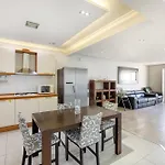 Seafront Apartment-hosted By Sweetstay Apartment Pieta