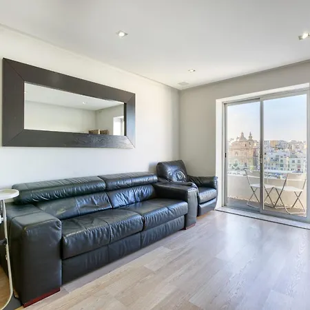 Seafront Apartment-hosted By Sweetstay Апартаменты *