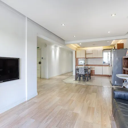 Апартаменты Seafront Apartment-hosted By Sweetstay