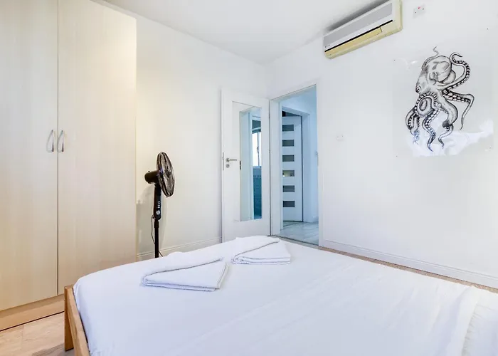 Seafront Apartment-hosted By Sweetstay Apartamento Pietà