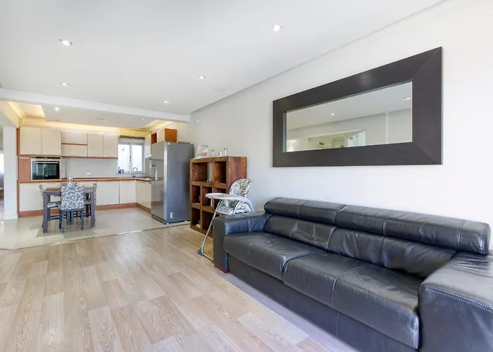 Seafront Apartment-hosted By Sweetstay * Pietà